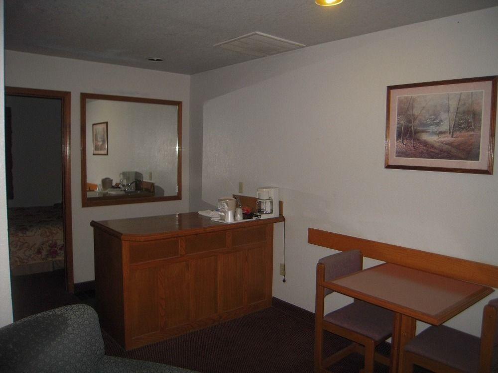 Oak Hill Inn And Suites Tahlequah Luaran gambar