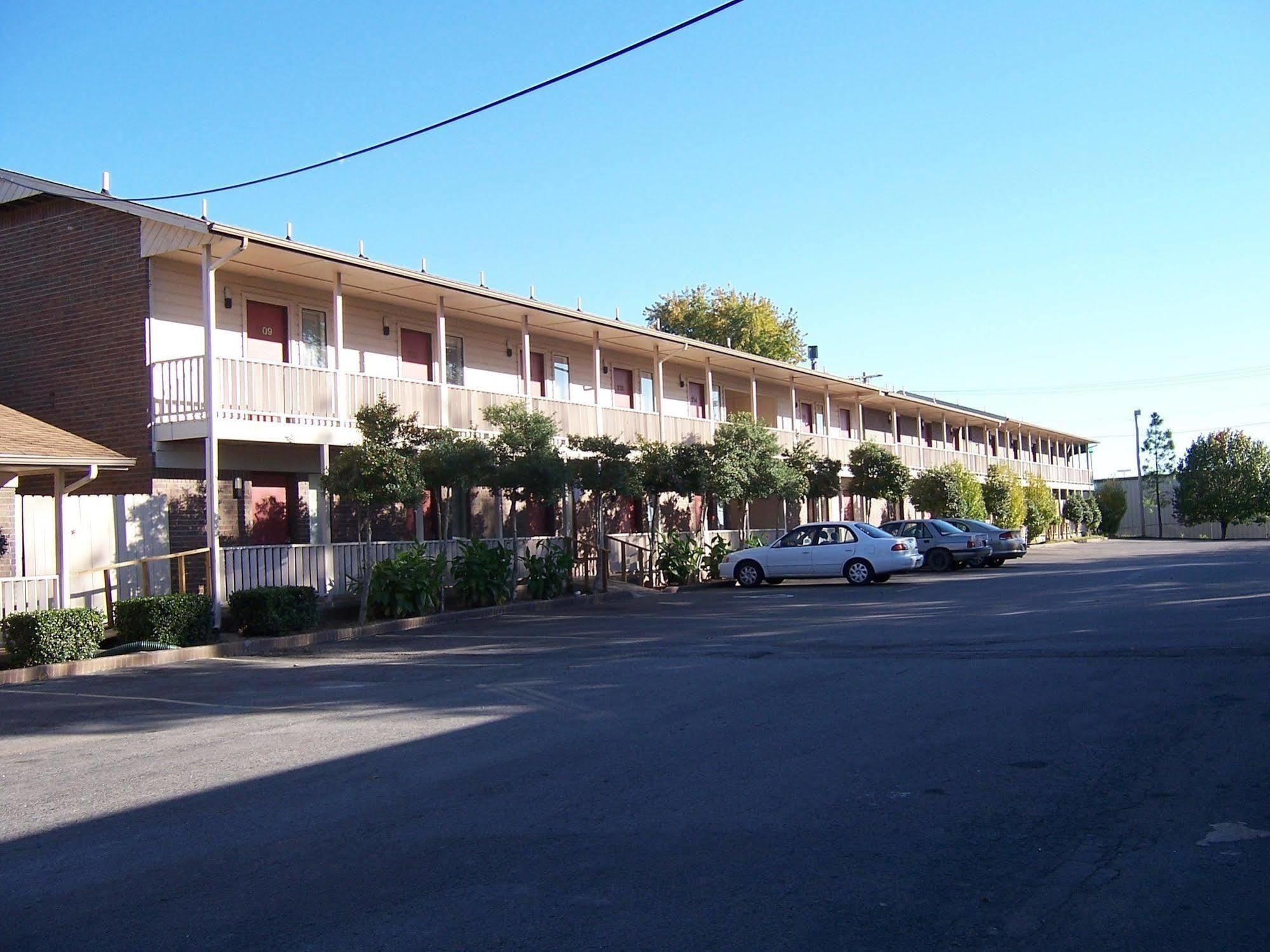 Oak Hill Inn And Suites Tahlequah Luaran gambar